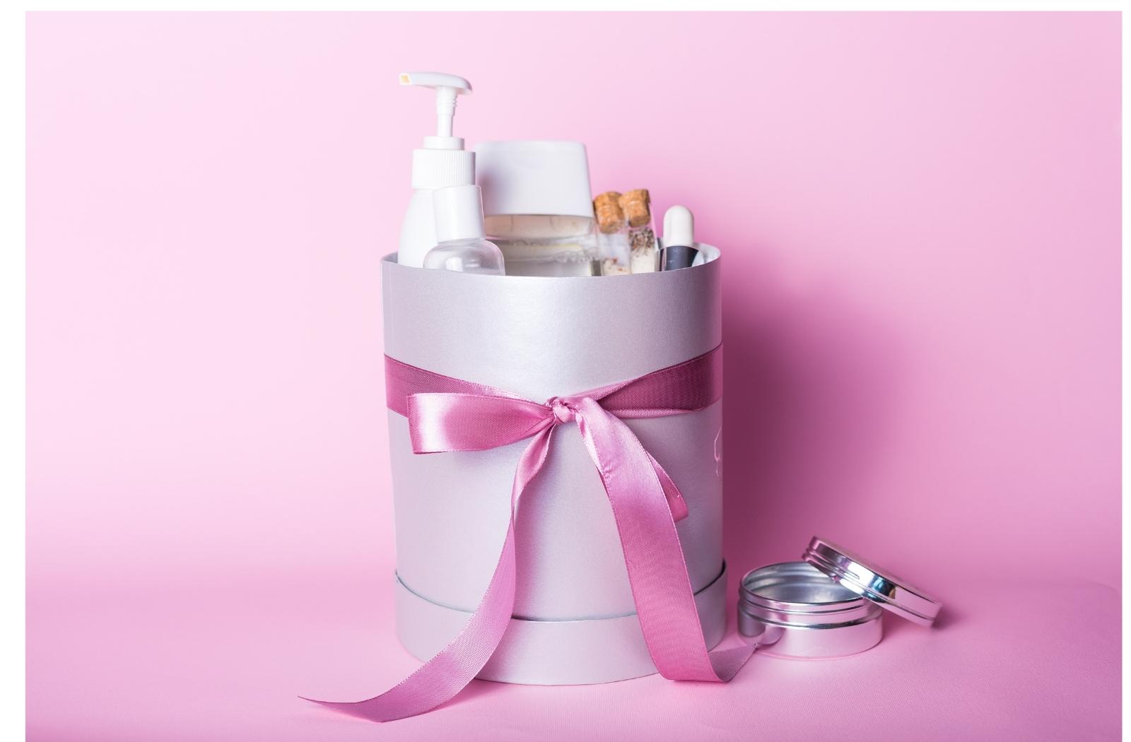 Some Effective Tips to Make Catchy Cosmetic Display Boxes!