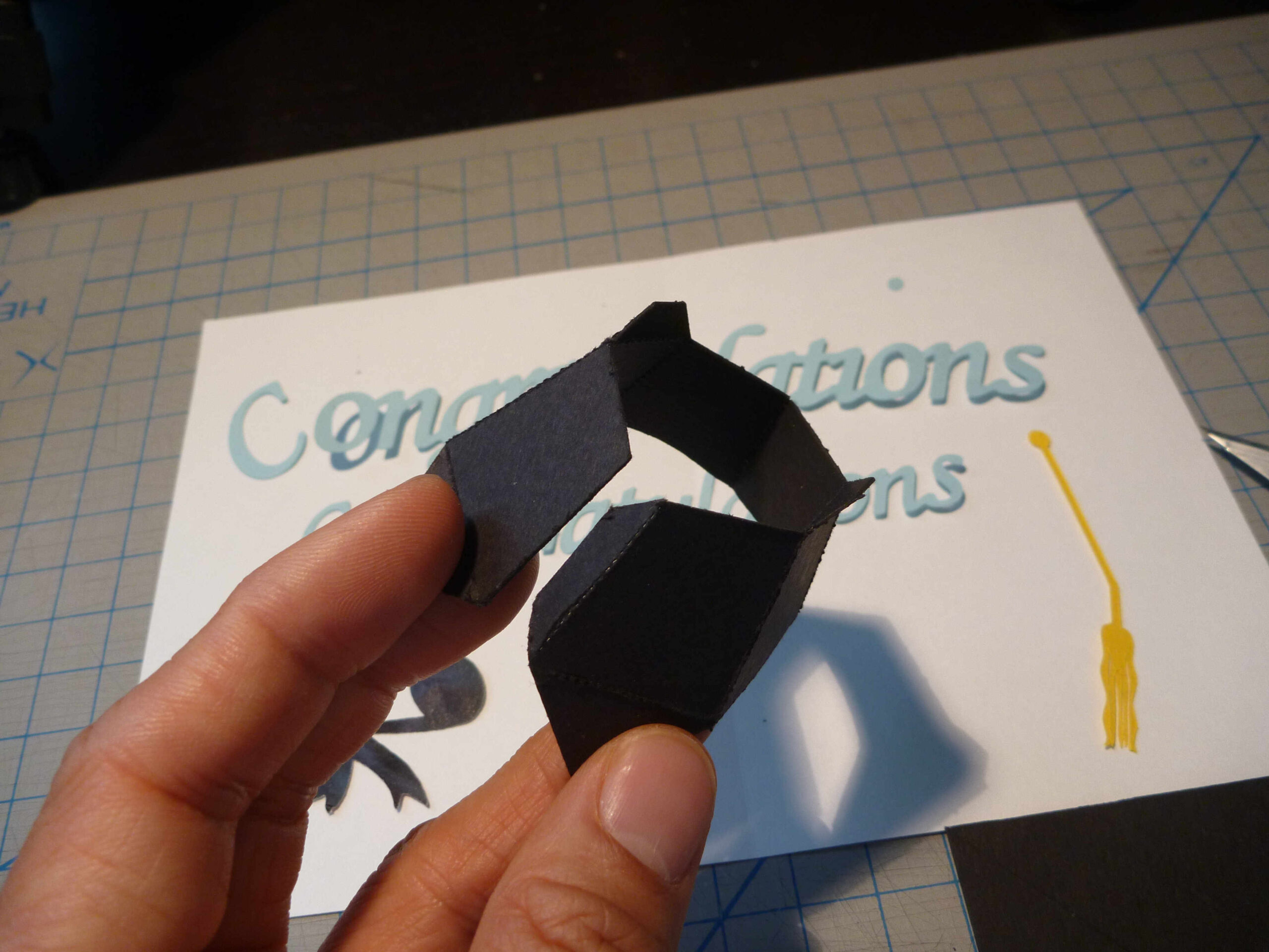 How Do You Make a Pop-Up Card for Graduation?