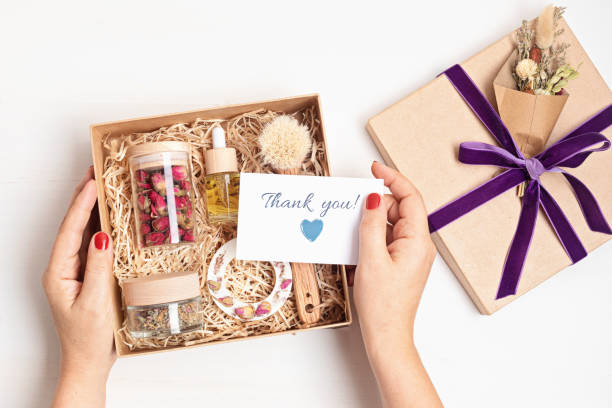 How do you choose a promotional gift basket?