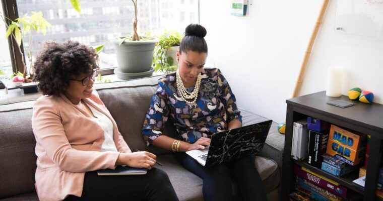 Helping Creative Female Entrepreneurs (Digital Nomads) to design, establish and grow their online presence through the use of Social Media and Digital Marketing Tools.