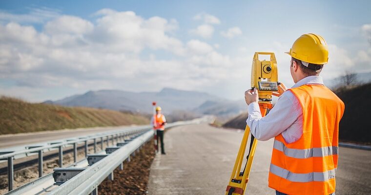 What Does Land Surveyor Do?