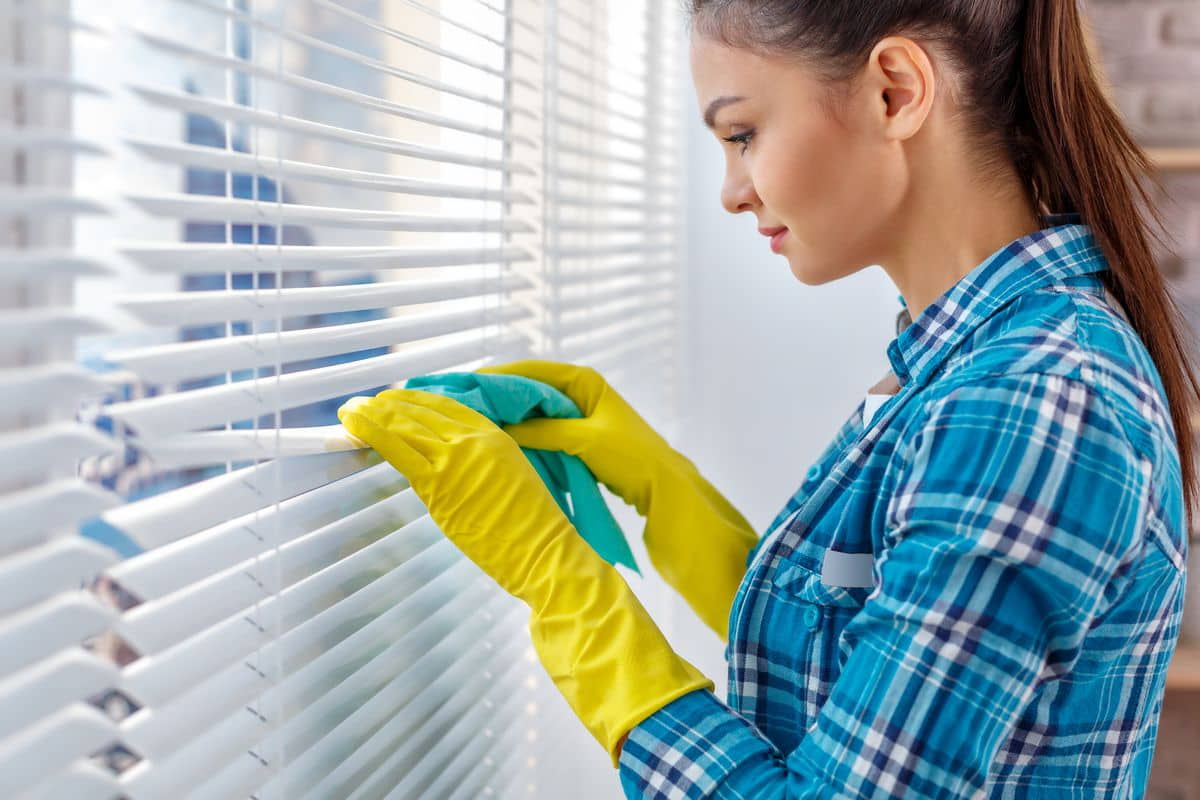 5 Tips and Tricks to Clean Window Blinds