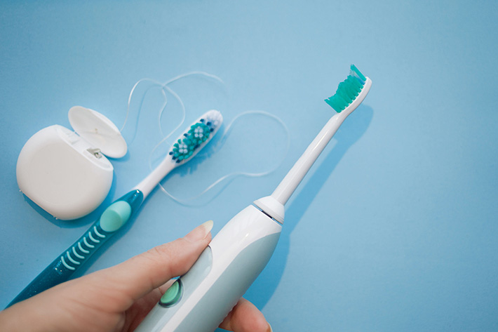 What’s The Difference Between Sonic Toothbrush & Rotating Toothbrush?