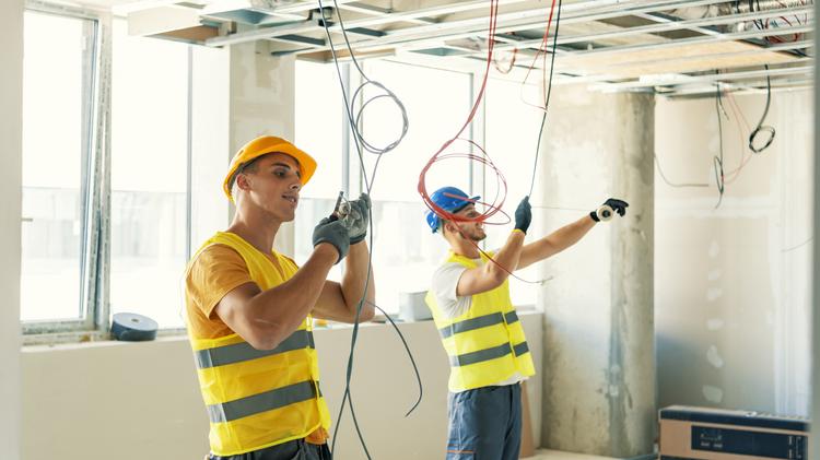 7 Tips to Starting Your Own Electrician Business