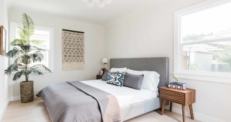 5 Things You Must Place In Your Guest Room