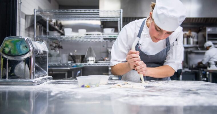 What Should You Know About Pastry Certificate Programs At Bakeology Studio?