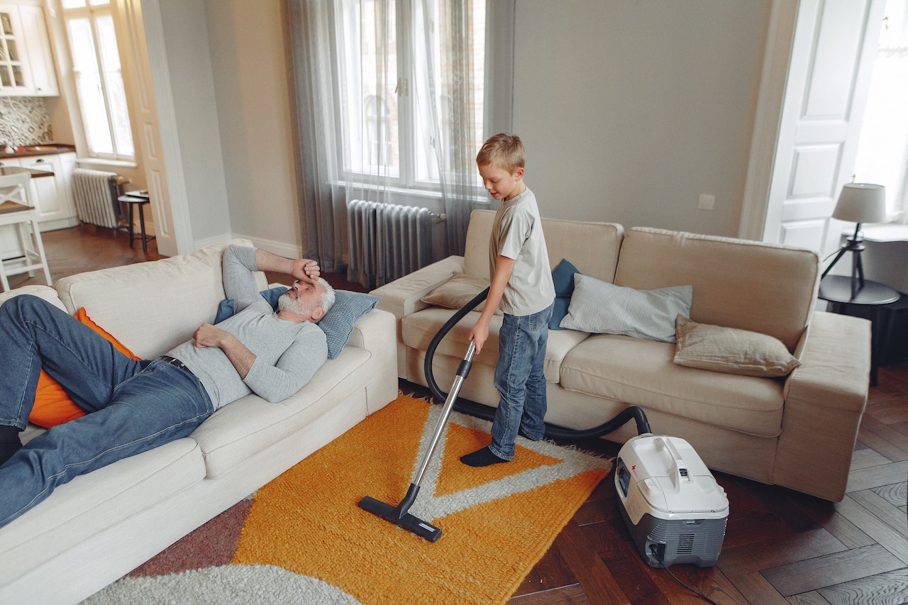 WAYS TO THOROUGHLY SCRUB THE CARPETING BY ONESELF