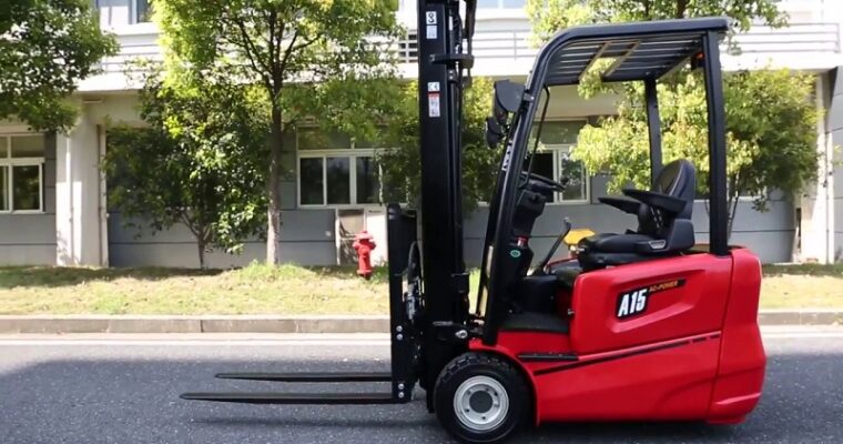 Advantages of 3-Wheel Electric Forklift