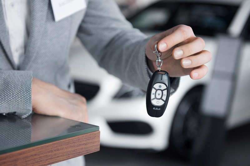 Pros and Cons of Replacement Car Keys